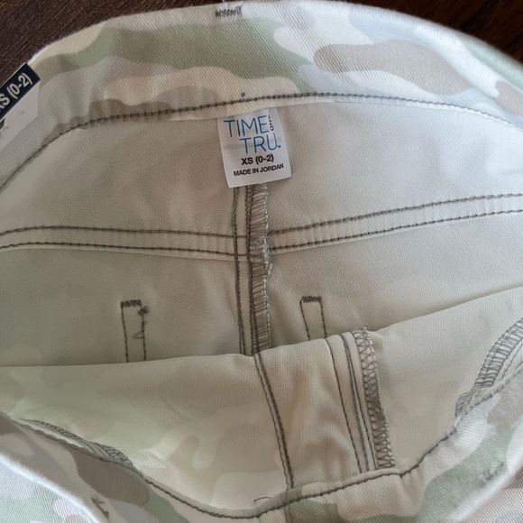 TT High Rise Stretch Fitted Gray Camo Jegging Size XS (0-2) - Picture 6 of 11